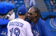 Snoop Dogg throws first pitch to Jose Bautista