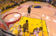 Steph Curry forces OT with the layup