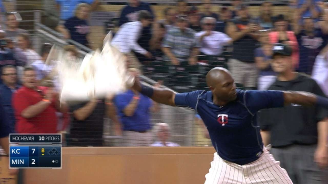 Torii Hunter gets tossed arguing strikes & throws his jersey in disgust