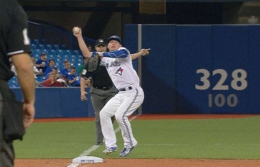 Vote For Josh: Josh Donaldson makes the barehanded throw after ball hits bag