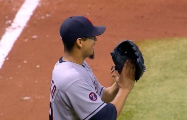 Carlos Carrasco loses no-hitter with 2 outs in the 9th inning