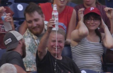 Foul ball drenches fan with his own beer
