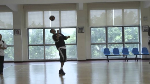 Giannis “Greek Freak” Antetokounmpo shows off his soccer juggling skills