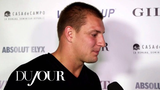 Host Jordan Duffy flirts with Rob Gronkowski during interview