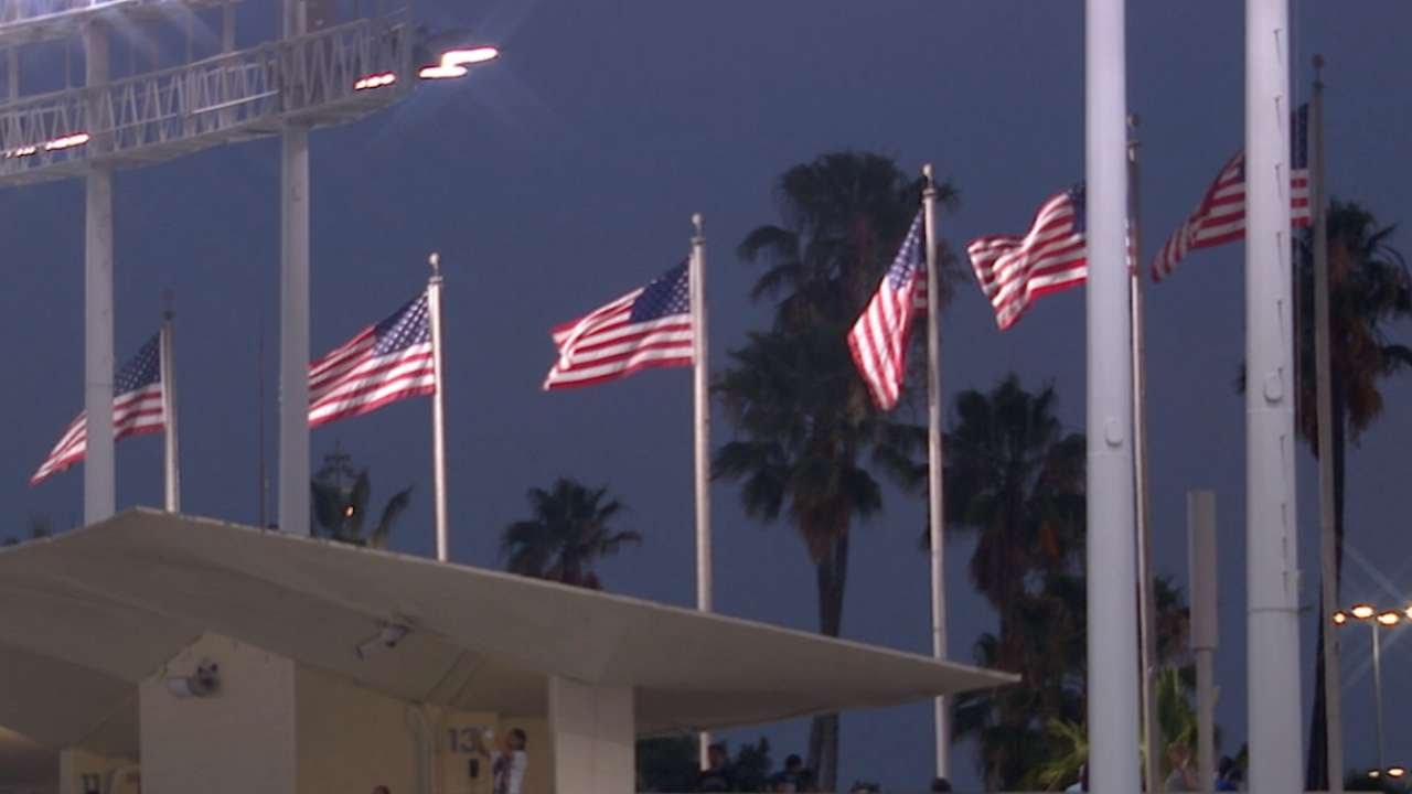 Knowledge: Vin Scully shares facts & history about Stars and Stripes