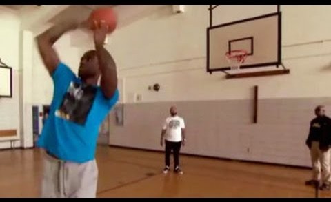 LeBron James hits a backwards free throw with ease