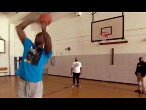 LeBron James hits a backwards free throw with ease