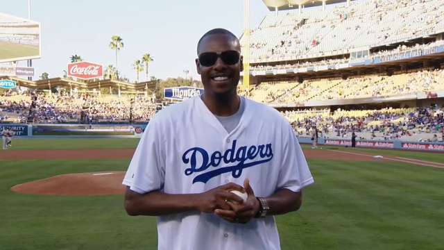 Paul Pierce throws out first pitch at Dodgers game & gets booed