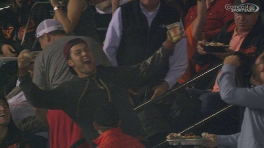 Fired Up: Giants fan spills beer but comes away with the foul ball