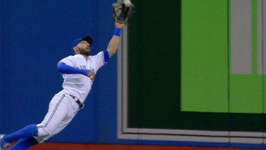 Gold Glove: Kevin Pillar makes amazing diving snag to rob Sano