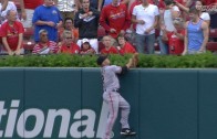 Wow: Giants outfield Juan Perez basket catches a home run robbery