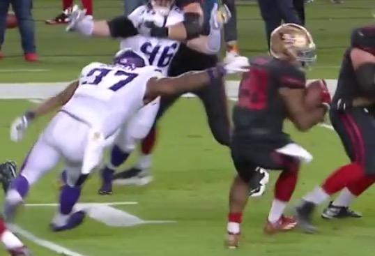 49ers RB Carlos Hyde with a beautiful spin move for touchdown