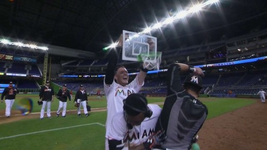 Dee Gordon discusses giving bat to a senior fan who was hit by line drive