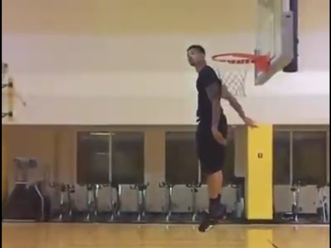 Gerald Green shows off hops & gets his head over the rim with ease