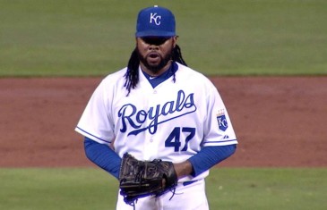 Johnny Cueto “shimmies” mid-pitch before a strikeout