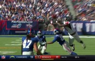 Julio Jones makes a surreal catch over two Giants defenders