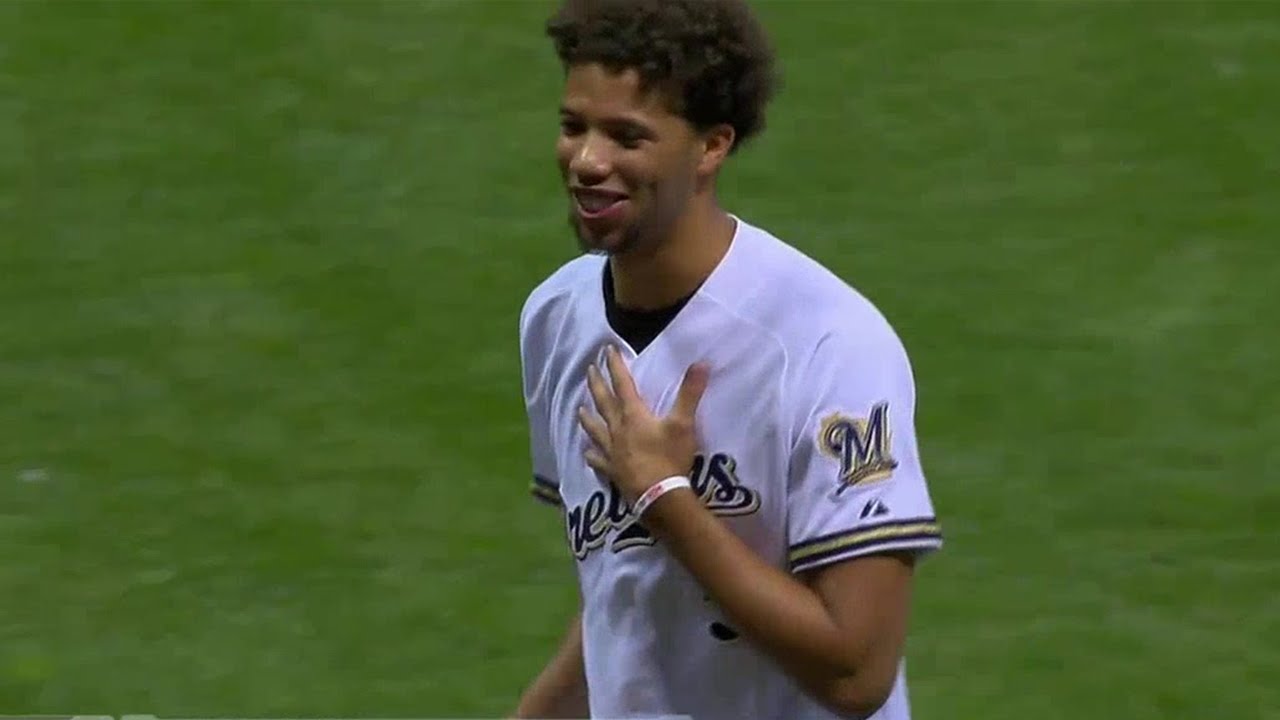 Michael Carter-Williams’ first pitch drills camera at Brewers game