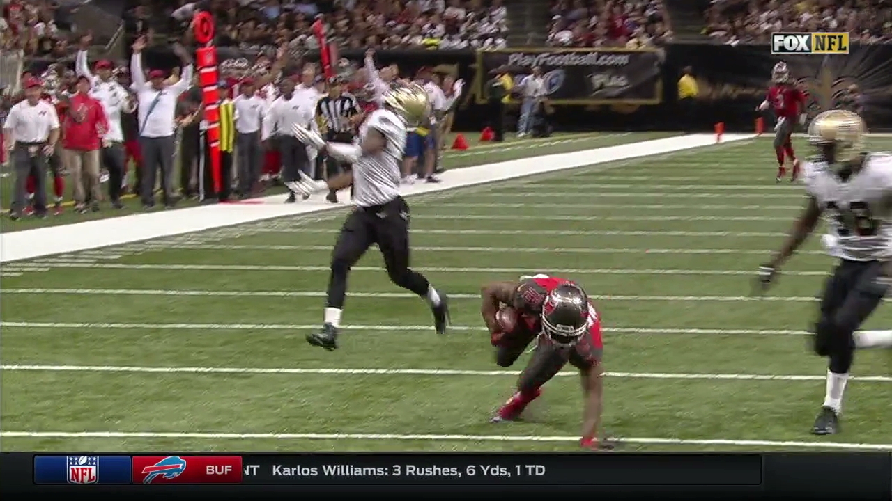 New Orleans Saints CB Delvin Breaux loses ball in the air