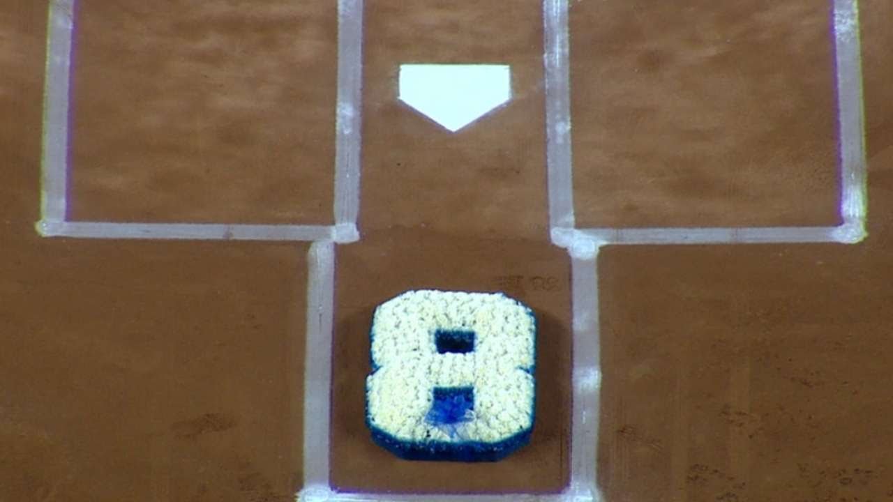 Yankees pay tribute to Yogi Berra at Yankee Stadium