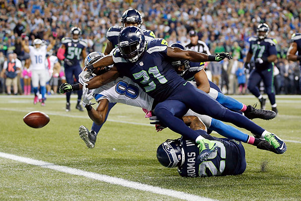 Kam Chancellor saves the Seahawks with an incredible goal line punch