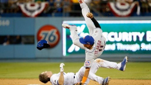 Chase Utley breaks Ruben Tejeda’s leg with a questionable slide