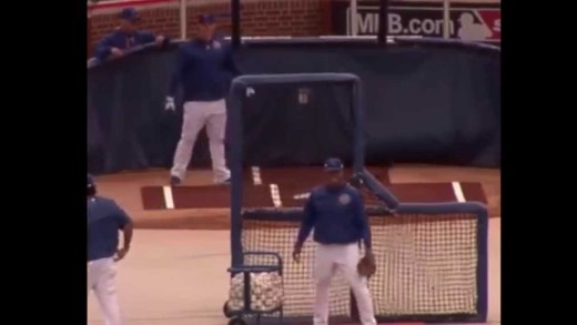 Anthony Rizzo imitates Jose Bautista’s bat flip