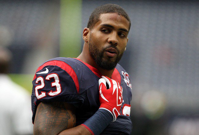 Texans RB Arian Foster takes out his frustration's on a Gatorade cooler