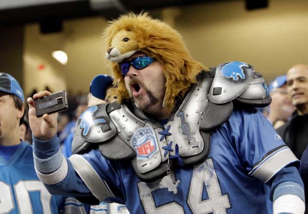 Detroit Lions fan says he was kicked out of game for cheering on defense