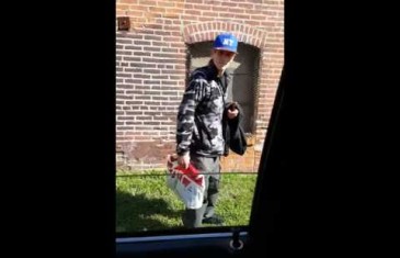 Eagles fan makes New York Giants fan remove his hat