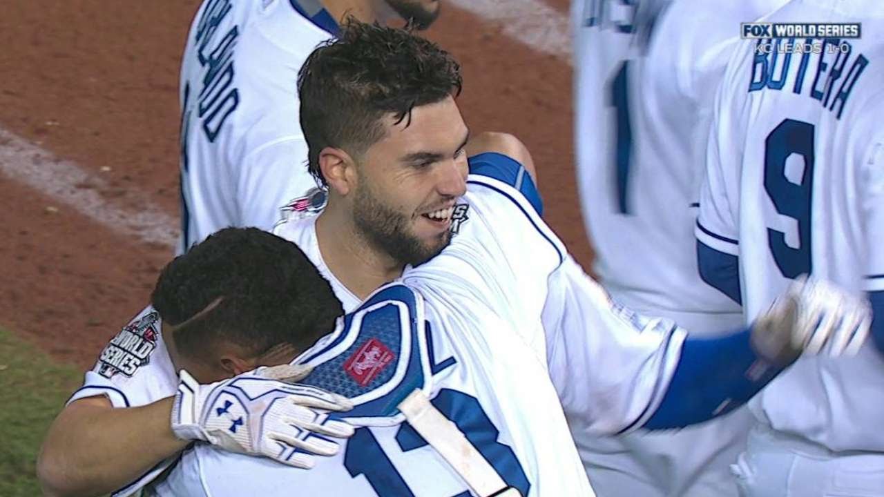 Eric Hosmer wins Game 1 with sac fly in the 14th