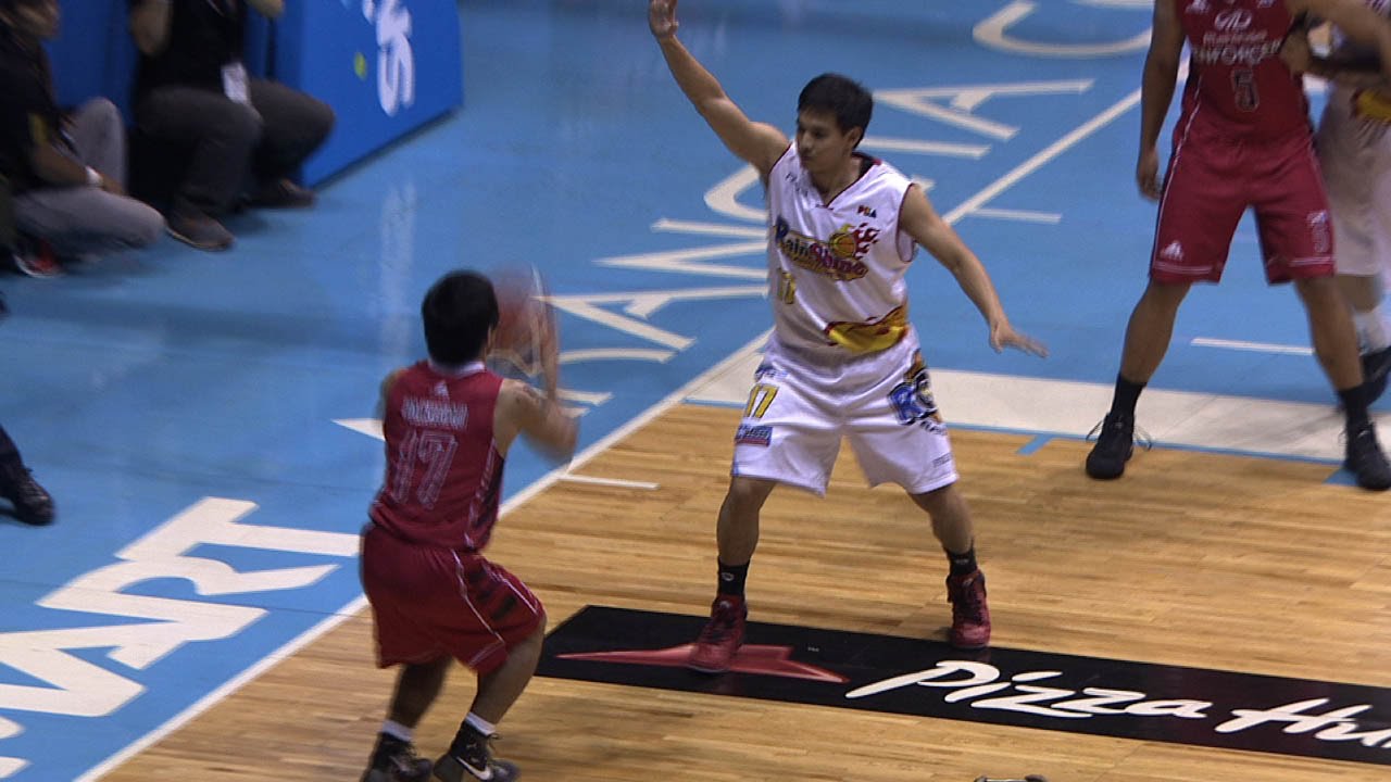 Manny Pacquiao's first bucket as a basketball player