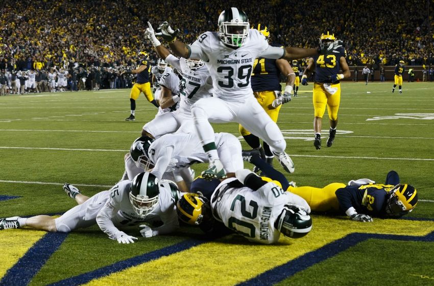 Sideline angle of the final play during Michigan State at Michigan