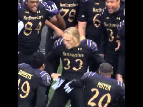 Northwestern football player breaks out some serious dance moves