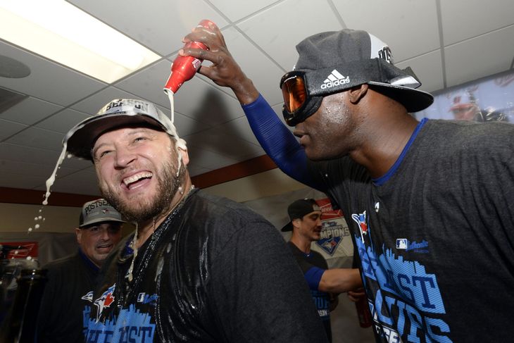 Mark Buehrle gelts pelted with beer & champagne during interview