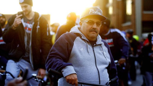 Stan Van Gundy shows off his handles in practice