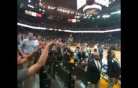 Steph Curry hits sideline 3-pointer with ease during warm-ups