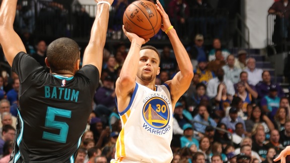 Steph Curry hits the rainbow 3-pointer vs the Charlotte Hornets