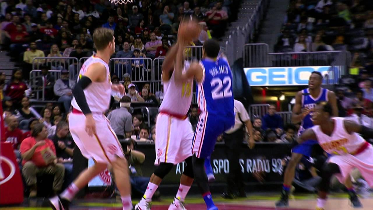 76ers Richaun Holmes introduces himself to the world with this dunk