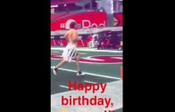 Carson Palmer loses QB bet & jogs shirtless on the field