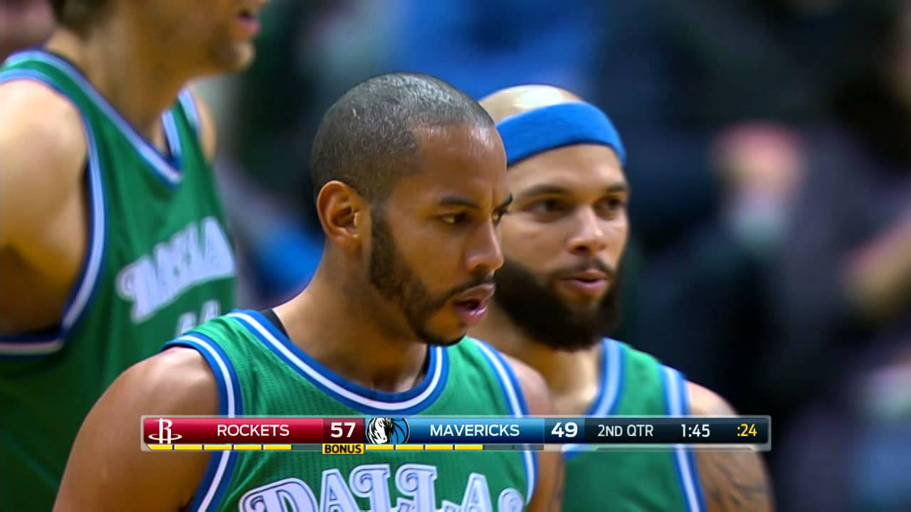 Devin Harris nails the circus And-1 shot