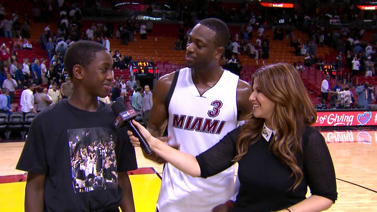 Dwayne Wade's son critiques his Dad's dunking