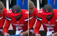 Johnny Manziel smashes tablet on his head after interception