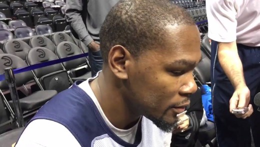 Kevin Durant says the media has treated Kobe Bryant like “shit”