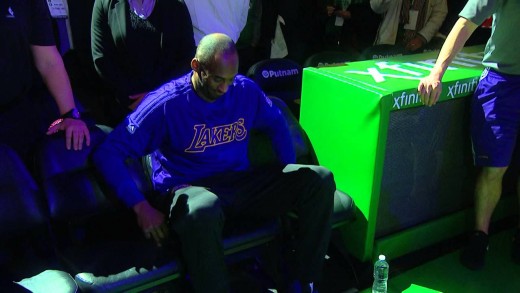 Kobe Bryant introduced in Boston for the last time