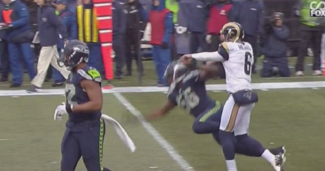 Rams punter hilariously spooked by Seahawks' Michael Bennett & Cliff Avril
