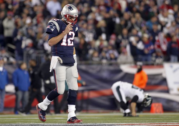 Tom Brady catches a pass from Danny Amendola