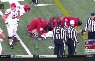 Arkansas’ Dominique Reed carted off after head to head collision