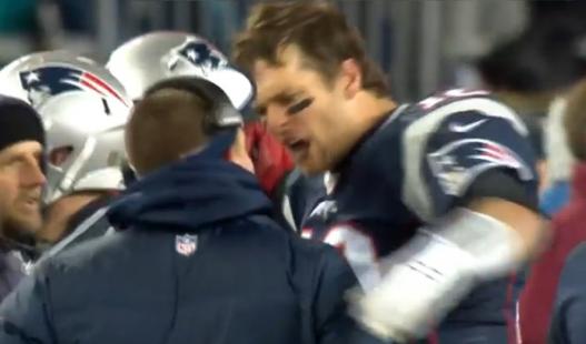 Tom Brady hugs Patriots' OC Josh McDaniels