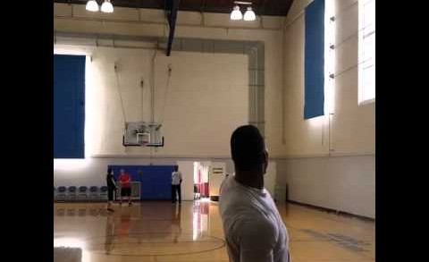 Dwight Howard makes full court backwards shot