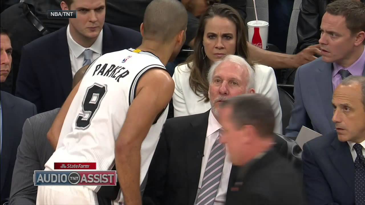 Gregg Popovich stops Parker to tell him: 'You're doing great'